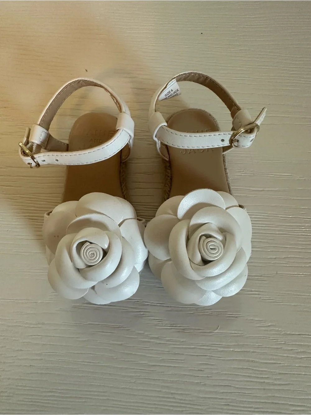 NWOT Janie and Jack White 3D Rose Flower Espadrille Sandals Size 4